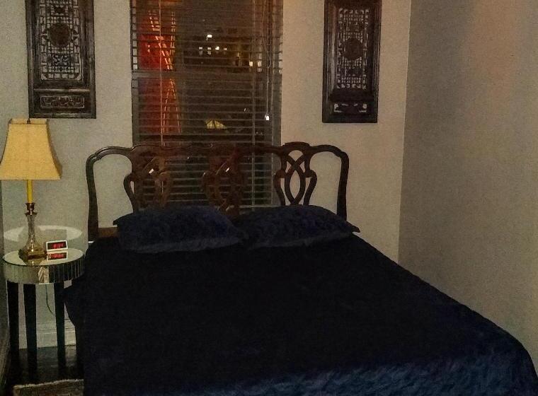 חדר סטודיו סטנדרד, The Gallery House