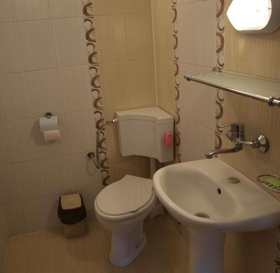 标准间, Dobrevata House