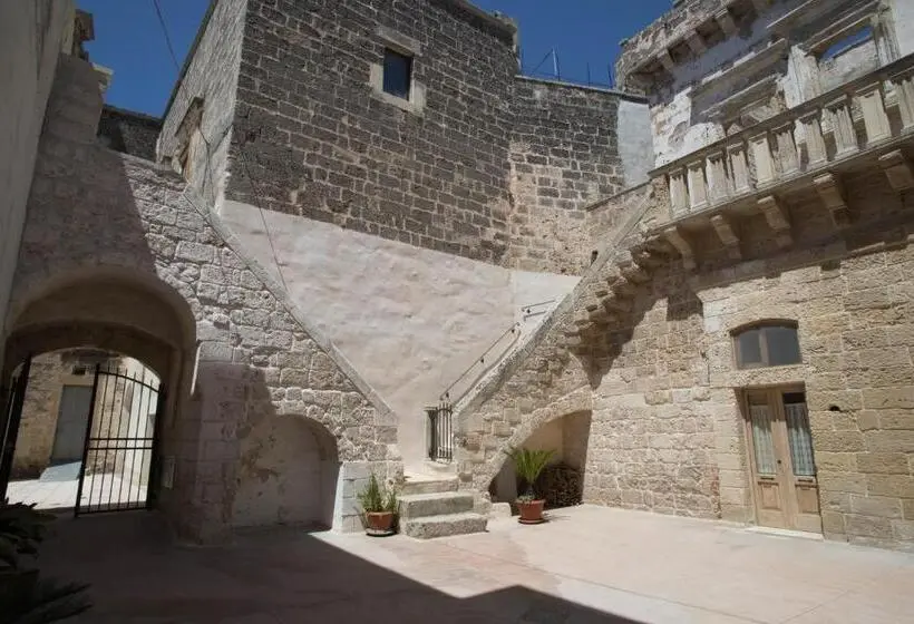 Standard Studio with Balcony, Historia  Dimore Corte Chiesa