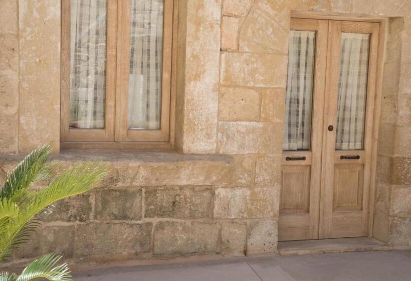 סטודיו סטנדרטי פנימי, Historia  Dimore Corte Chiesa