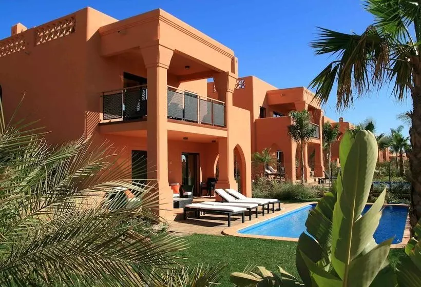 Villa 3 Makuuhuonetta, Amendoeira Golf Resort