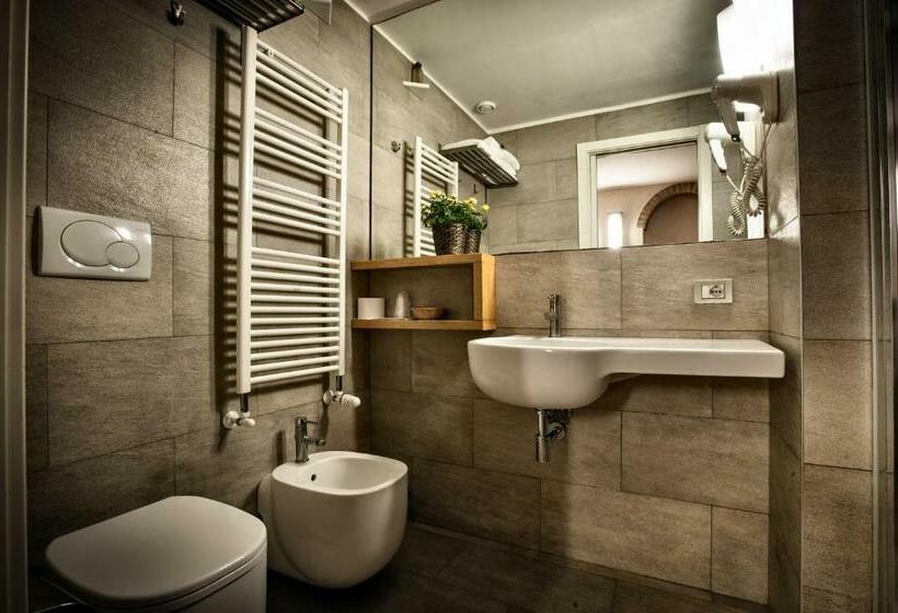 高级三人间, Euro