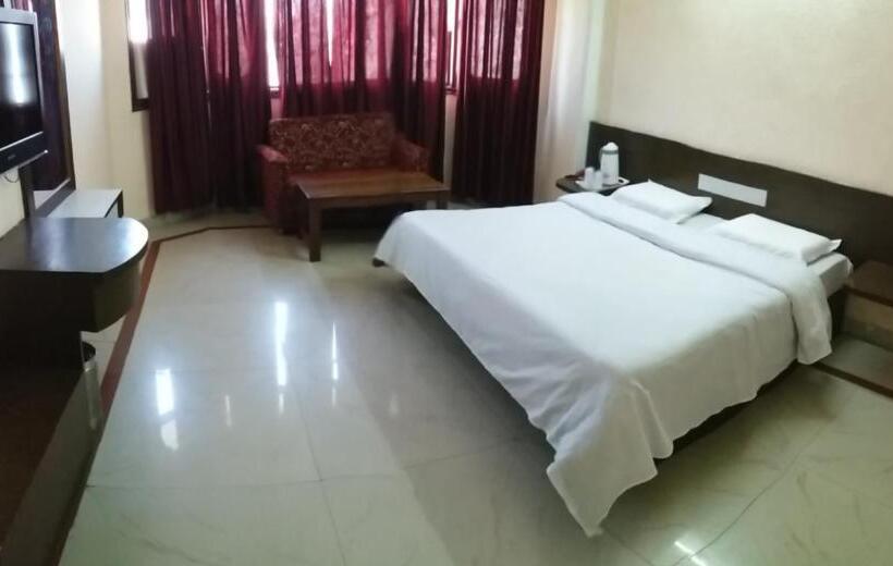 디럭스 룸, Bhawani International