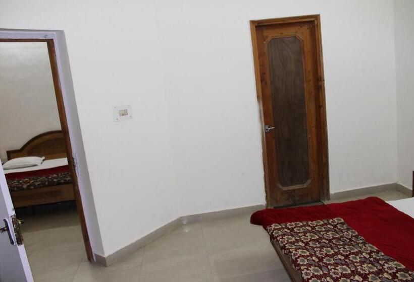 패밀리 스위트, Bhawani International