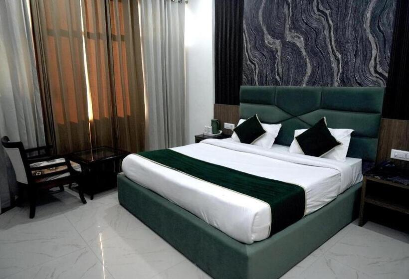 스위트, Bhawani International