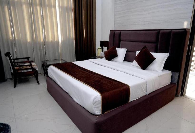 스위트, Bhawani International