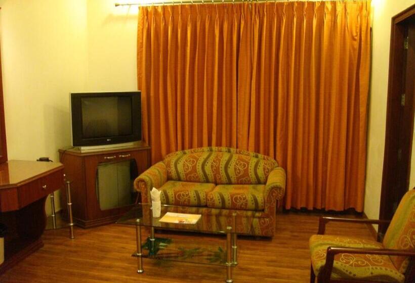 Трехместный Номер Deluxe, Cj International