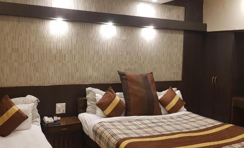 Трехместный Номер Deluxe, Cj International