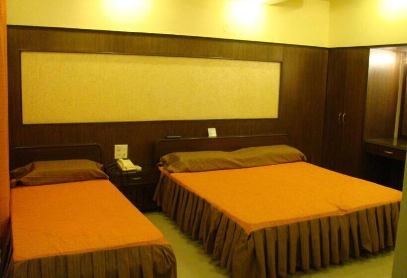 Трехместный Номер Deluxe, Cj International