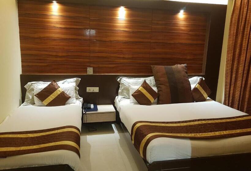 Трехместный Номер Deluxe, Cj International