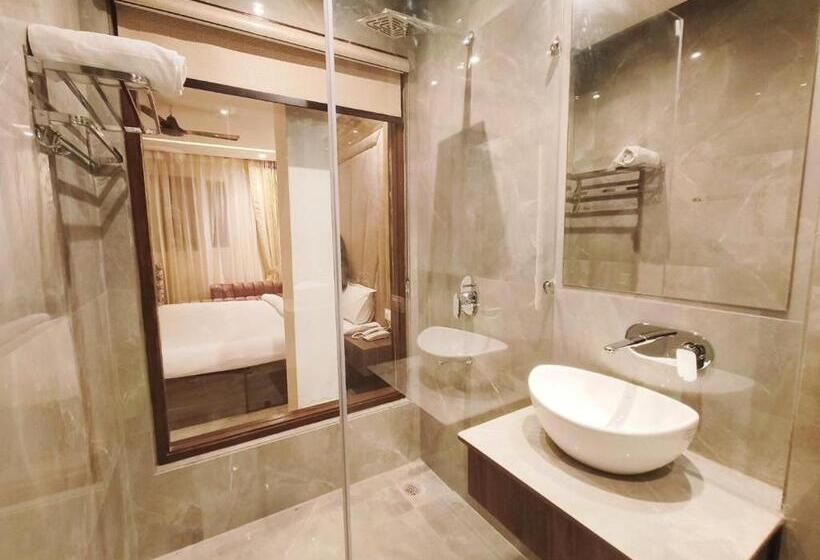 Люкс, Cj International