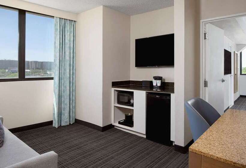 Люкс, Embassy Suites By Hilton Albuquerque