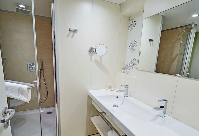 Номер Стандарт, Golden Tulip Amnéville   Hôtel Spa & Casino