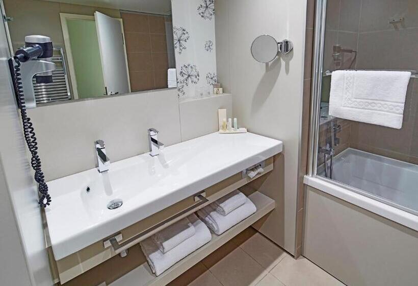 Номер Стандарт, Golden Tulip Amnéville   Hôtel Spa & Casino