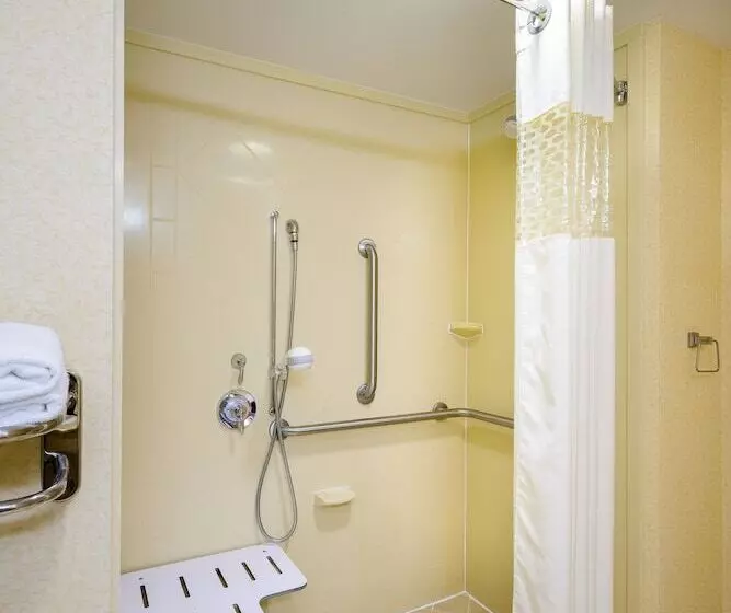 身障者適用スタンダードルーム, Hampton Inn & Suites Frederick Fort Detrick