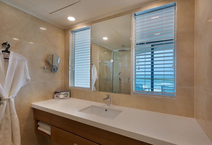 Camera Deluxe, Herbert Samuel Okeanos Suites Herzilya