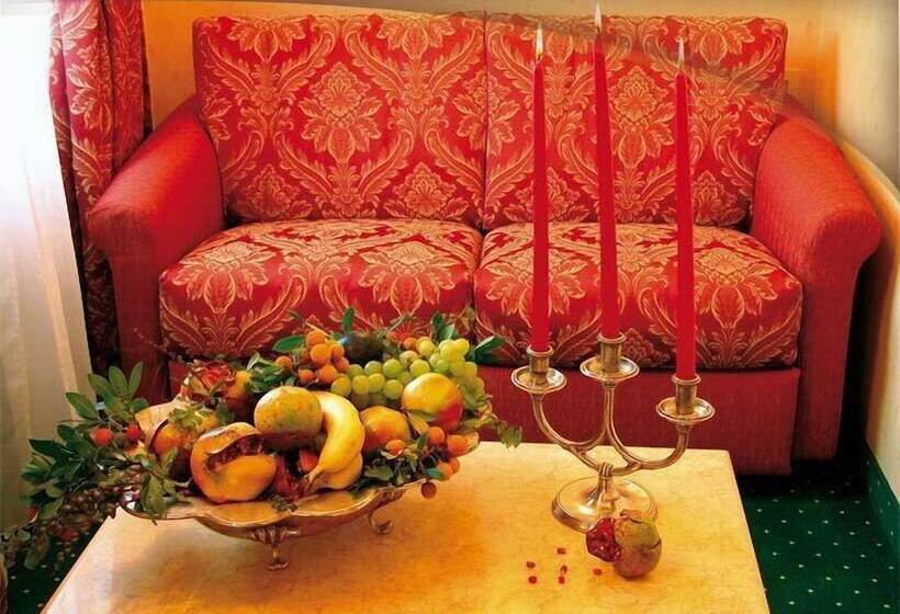 高级大房间, La Spia D'italia