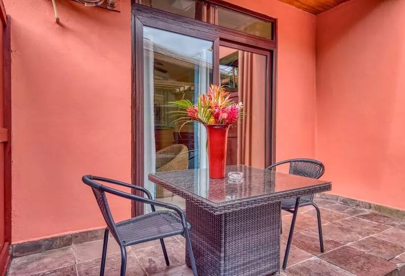 اتاق اکونومی, Palma Royale