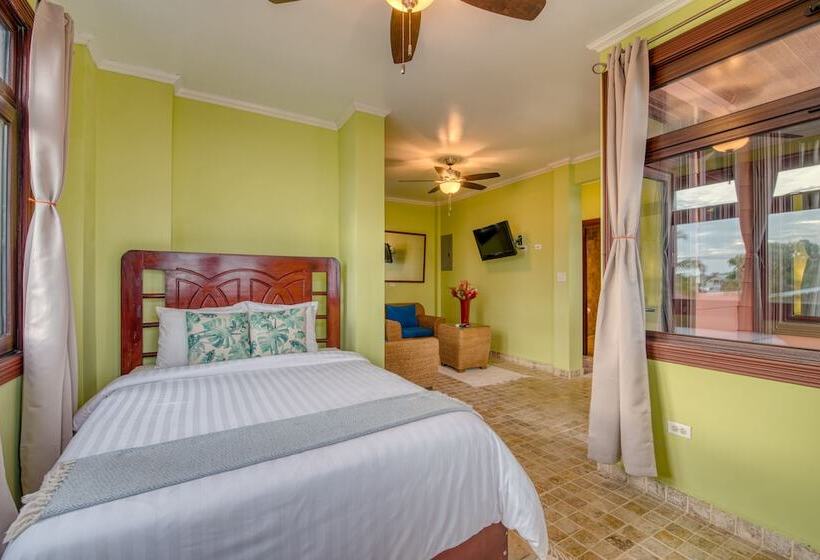 جناح ديلوكس, Palma Royale