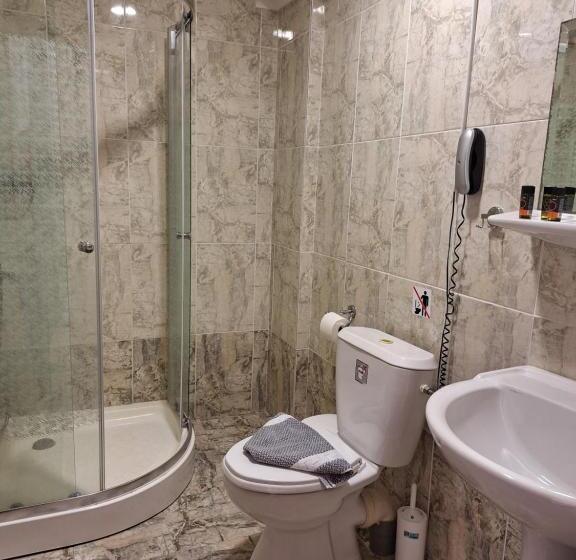 Studio Standard, Perla Beach