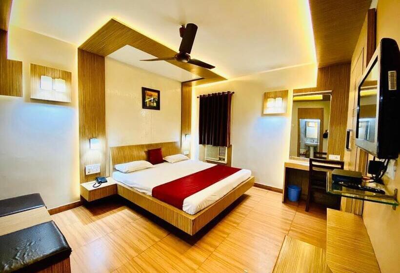 高级大房间, Prayag