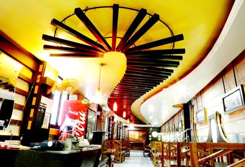 高级大房间, Prayag