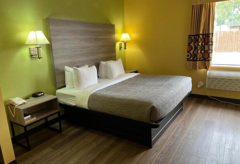 장애인을 위한 킹사이즈 침대 스탠다드 룸, Quality Inn Bay City Tx