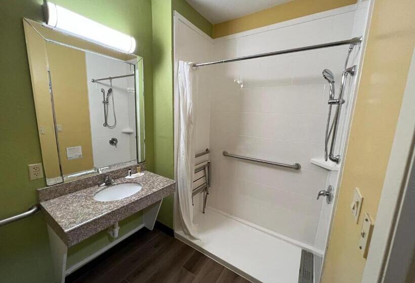 جناح لذوى الاحتياجات الخاصة, Quality Inn Bay City Tx