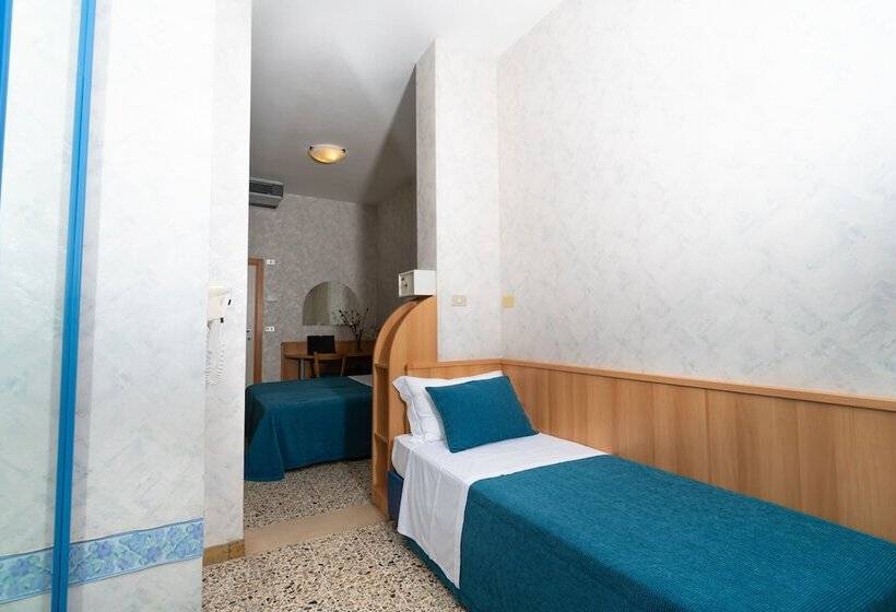 经济四人房间, Sampaoli