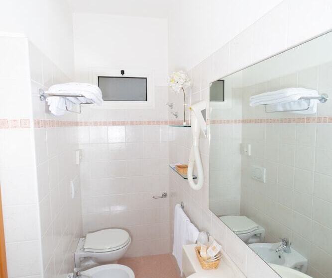 标准三人间, Sampaoli