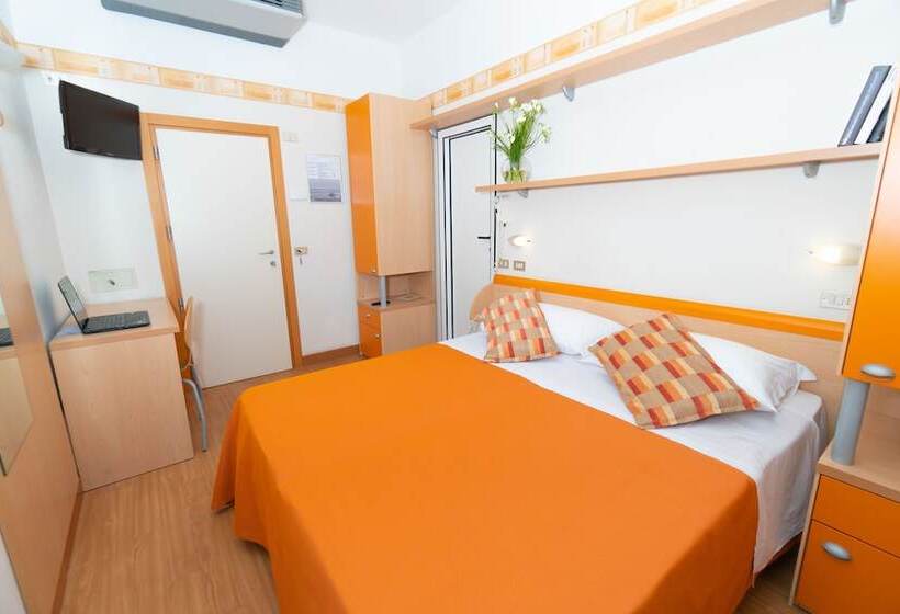 Номер Стандарт Трехместный, Sampaoli