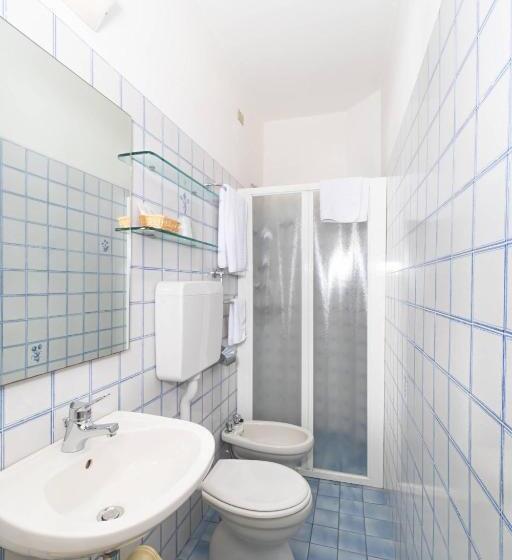 标准三人间, Sampaoli