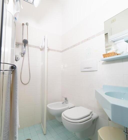 经济四人房间, Sampaoli