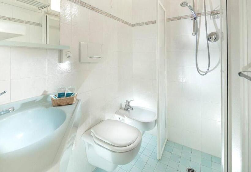 经济四人房间, Sampaoli