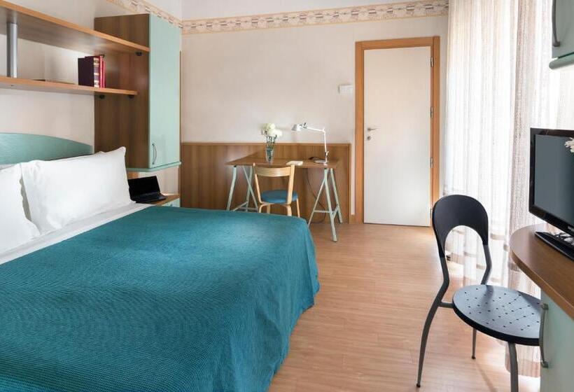 Семейный Номер, Sampaoli