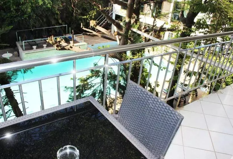 اتاق استاندارد یک نفره, Sunny Garden