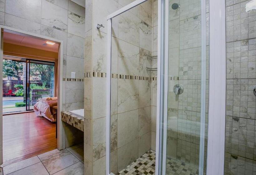 Семейный Номер, Sunrock Guesthouse