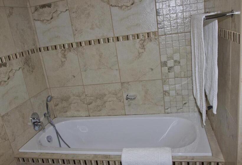 Семейный Номер, Sunrock Guesthouse