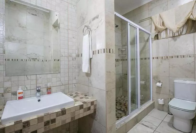 سوئیت 2 خوابه, Sunrock Guesthouse