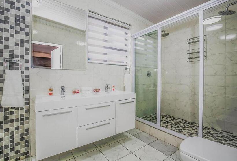 Люкс 2 Спальни, Sunrock Guesthouse