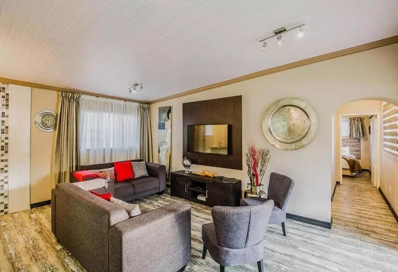سوئیت 2 خوابه, Sunrock Guesthouse