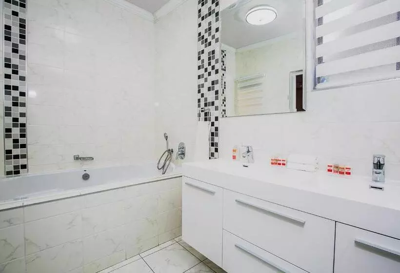 سوئیت 2 خوابه, Sunrock Guesthouse