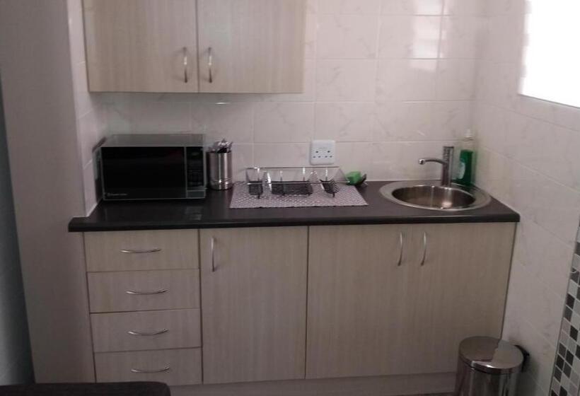 Люкс 2 Спальни, Sunrock Guesthouse