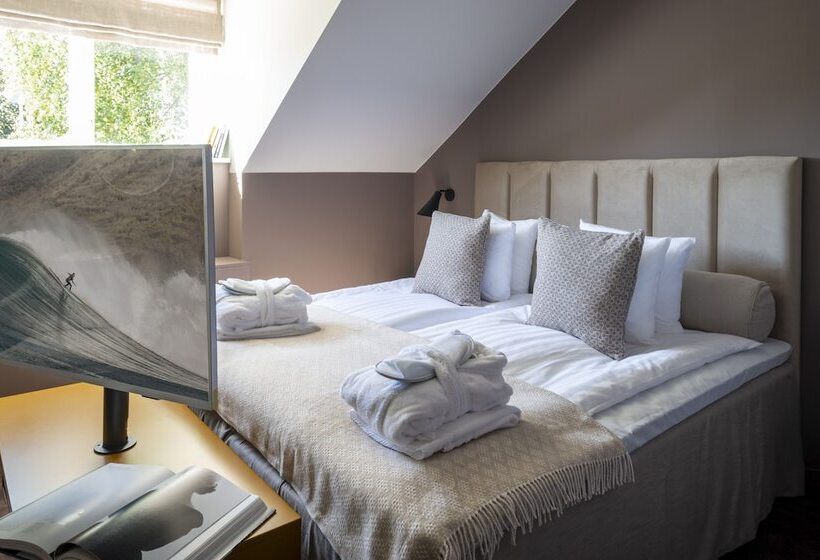 غرفة قياسية, Villa Lovik