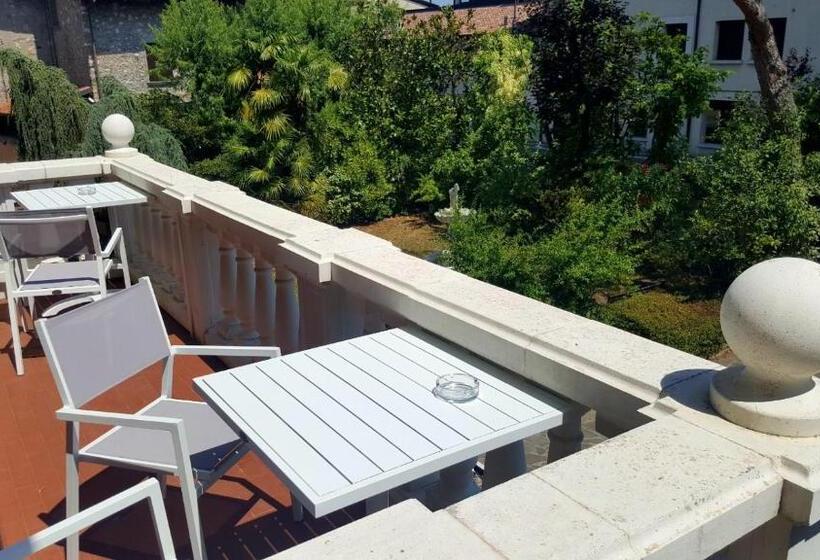 자쿠지 스위트, B&b Villa Fiorini