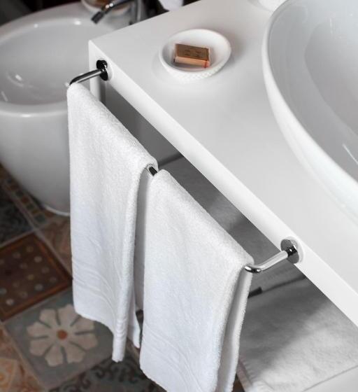 חדר סטנדרט, Ca  Ciaran