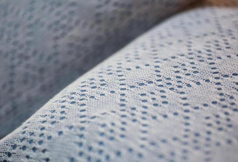 חדר דלוקס, Ca  Ciaran