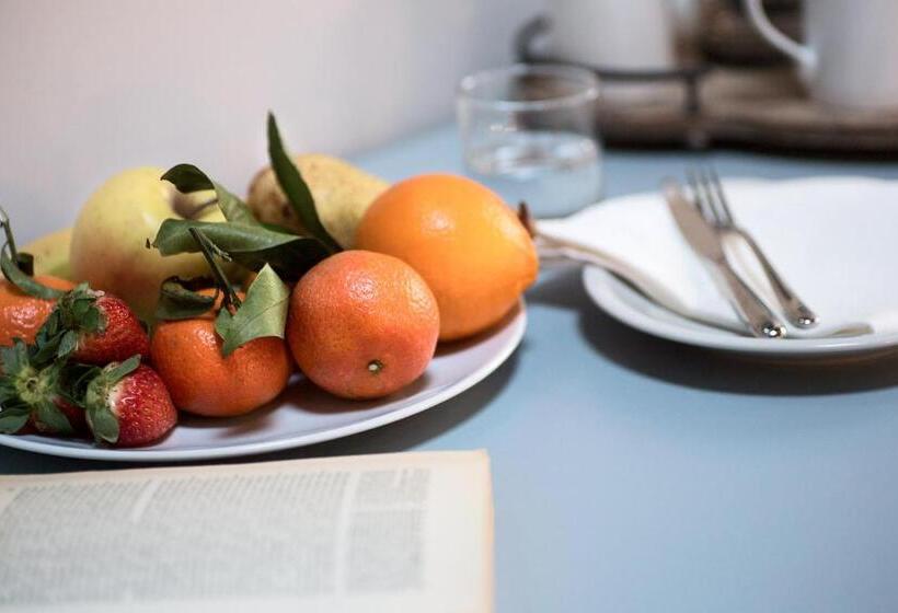 חדר דלוקס, Ca  Ciaran