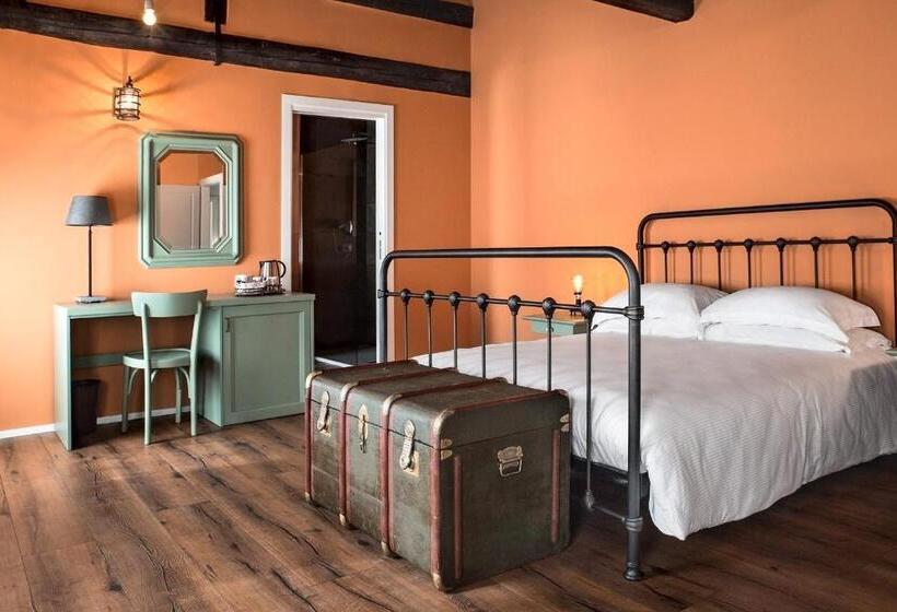 חדר סופריור, Ca  Ciaran