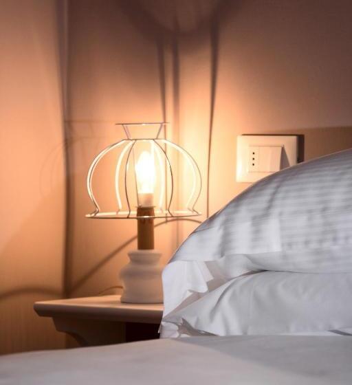 חדר דלוקס יחיד, Ca  Ciaran